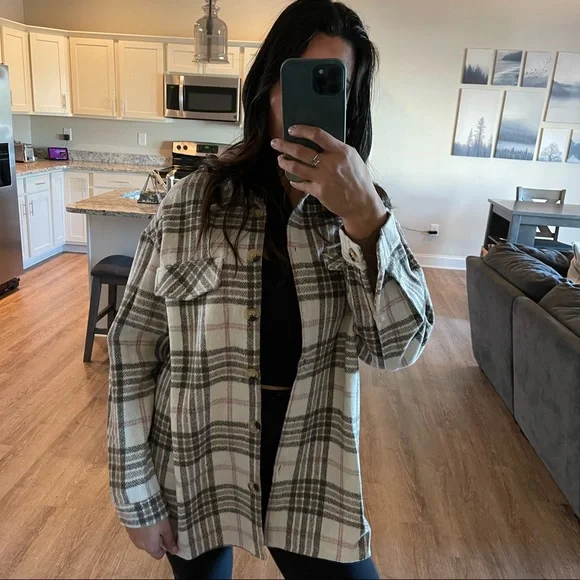 Oatmeal Blush Plaid Shacket - Picture 5 of 9